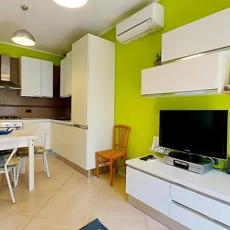 Colors Pool Apartment Bardolino